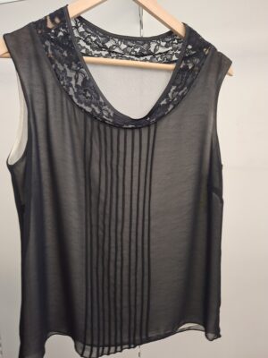 BLUSA smanicata ,collo pizzo -50%